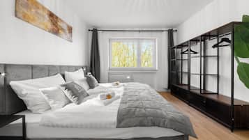 3 Schlafzimmer, Schreibtisch, Bügeleisen/Bügelbrett, WLAN