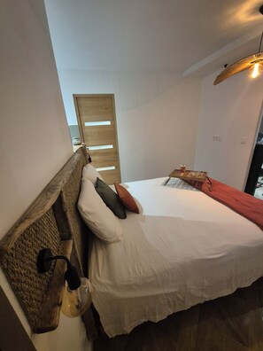 2 habitaciones, tabla de planchar con plancha y wifi gratis 