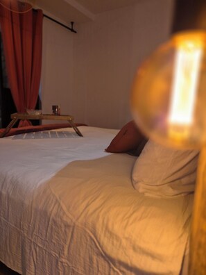 2 habitaciones, tabla de planchar con plancha y wifi gratis 