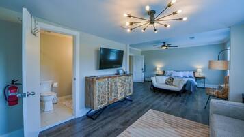 1 bedroom, desk, iron/ironing board, free WiFi