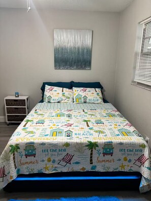 4 bedrooms, desk, iron/ironing board, WiFi