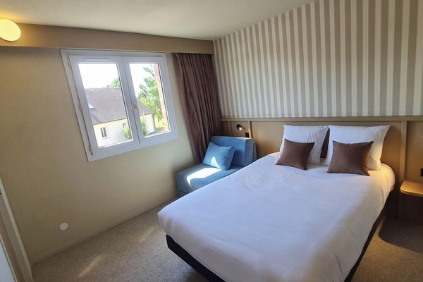 Triple Room | Free cribs/infant beds, free WiFi, bed sheets