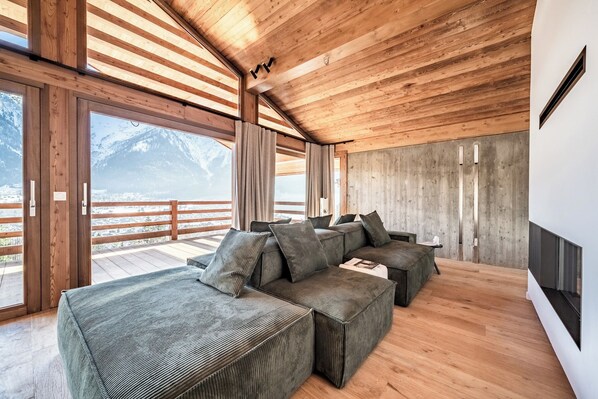 Fireplace - Foxden - Stunning Chalet in Chamonix (Les Houches)
