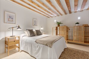 4 Schlafzimmer, Bügeleisen/Bügelbrett, Bettwäsche