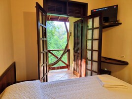 Apartamento superior, vista para o rio | Berços grátis, Wi-Fi de cortesia