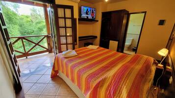 Apartamento superior, vista para o rio | 1 quarto, berços grátis, Wi-Fi de cortesia