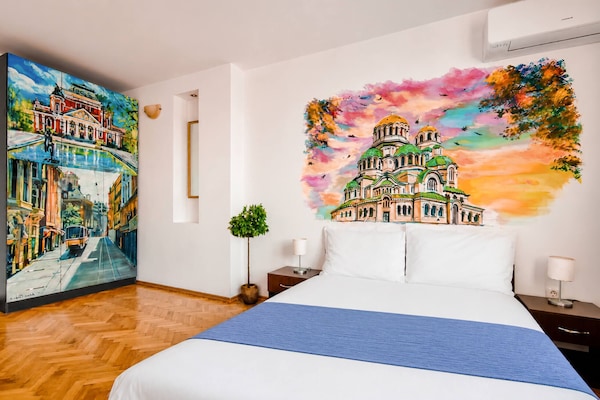 Private room — bed and decor