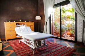 Spa - Villa Abbas - Six Bedroom Villa, Sleeps 12 (Chaibate)