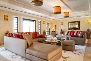 Interior - Villa Abbas - Six Bedroom Villa, Sleeps 12 (Chaibate)