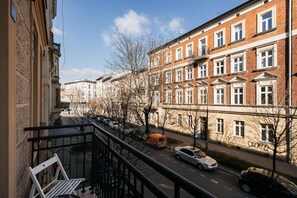 Apartment, Stadtblick | Blick vom Balkon