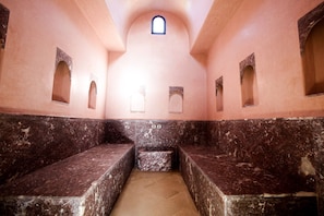 Spa - Villa Kamilia - Eight Bedroom Villa, Sleeps 16 (Ouled Moumen)