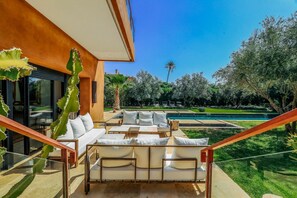 Terrace/patio - Villa Anjam - Five Bedroom Villa, Sleeps 10 (Sidi Youssef Ben Ali)