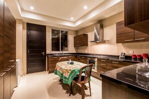 Lavavajillas, silla alta para bebés, especias