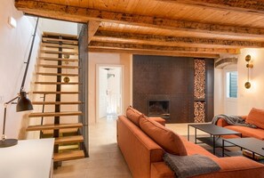 Living area - Villa Irma - Three Bedroom Villa, Sleeps 8 (Pitve)