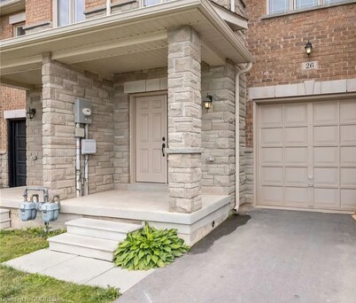 Nice Cozy Room in Thorold, close to Niagara Falls