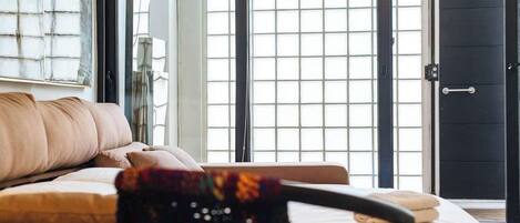 1 bedroom, bed sheets