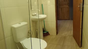 Asciugamani, sapone, carta igienica