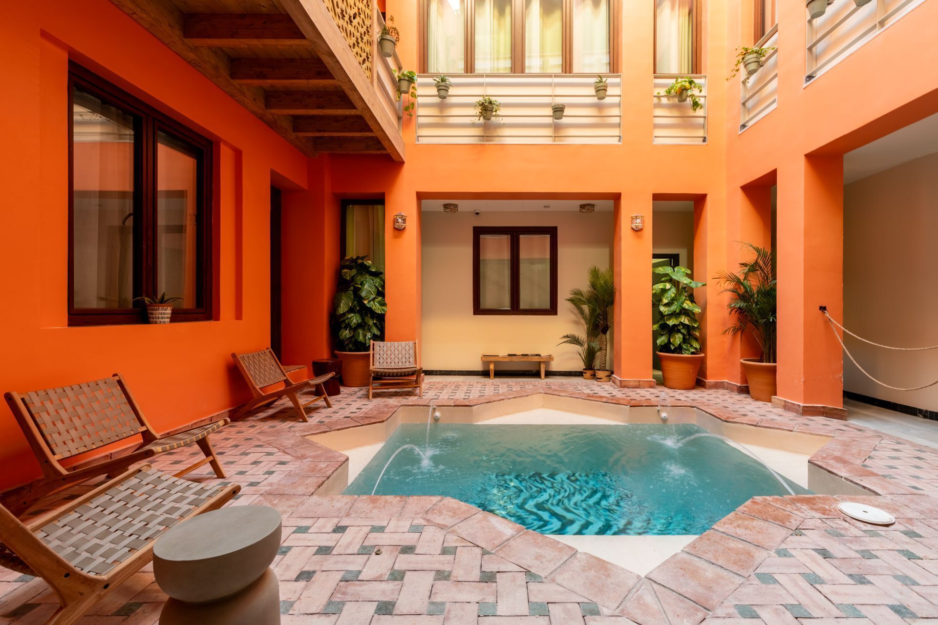 Una piscina cubierta