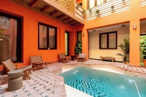Una piscina techada
