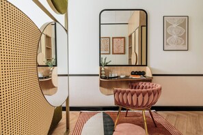 Standardzimmer, Gartenblick | Schreibtisch, laptopgeeigneter Arbeitsplatz, schallisolierte Zimmer