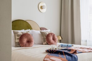 Classic-Zimmer, Stadtblick | Schreibtisch, laptopgeeigneter Arbeitsplatz, schallisolierte Zimmer