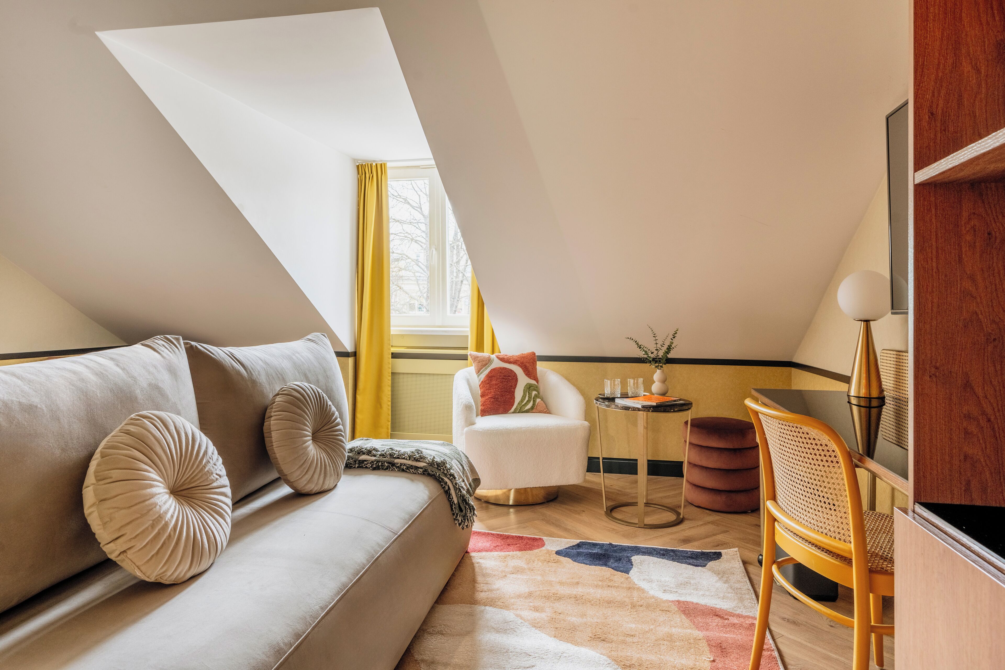 Kamar Comfort, pemandangan kota | Meja kerja, ruang kerja ramah laptop, dan kedap suara