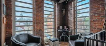 Historic Parish House 2-Bedroom Condo Steps to Naval Academy