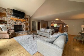 Smart TV, chimenea