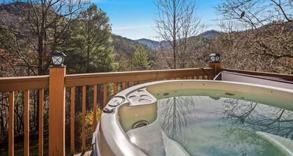 Cozy 3BR Mountains Retreat With Full Kitchen,Wifi and Located Near Downtown