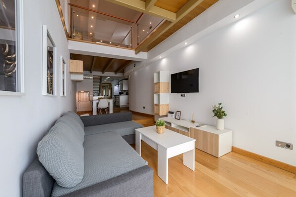 TV - GuestReady - Tempting stay in Madrid (Madrid)