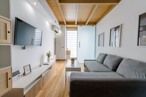 TV - GuestReady - Tempting stay in Madrid (Madrid)