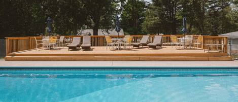 Een verwarmd zwembad