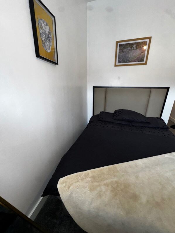 Unclassified image, 1 of 20, button