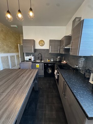 Unclassified image, 4 of 20, button