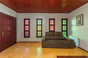 Family Studio Suite | Desk, laptop workspace, free WiFi, bed sheets - POUSADA DREHMER HAUS (Gramado)
