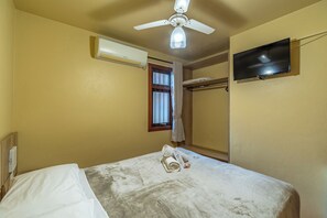 Habitación Deluxe con 1 cama matrimonial o 2 individuales | Escritorio, espacio para trabajar con laptop y wifi gratis 