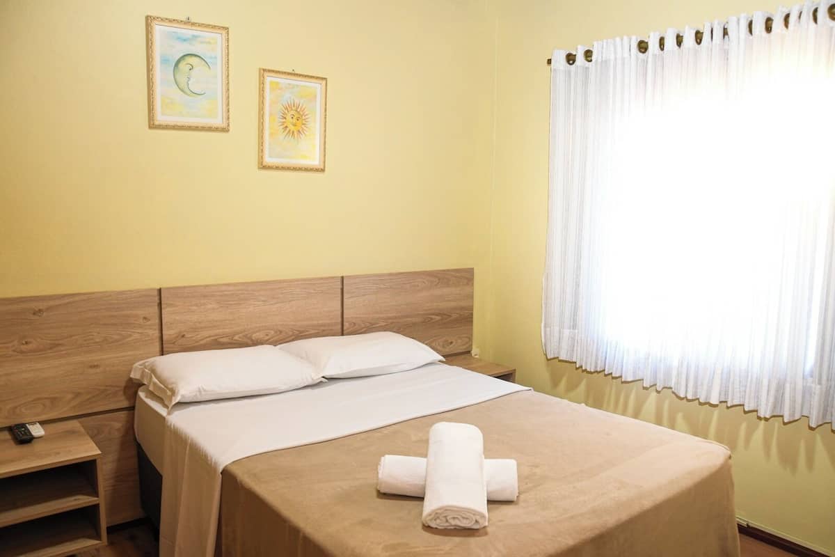 Familie studio suite | Een bureau, een laptopwerkplek, gratis wifi, beddengoed