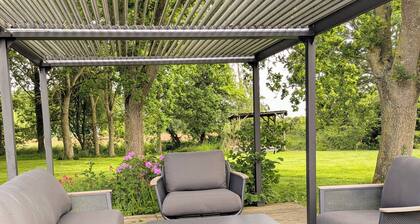 Large country house-5 bedrooms-7mn from the sea