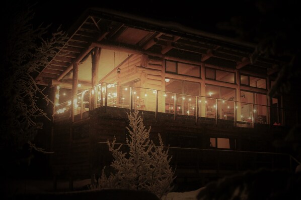 Exterior - Chalet, private beach, waterfront, outdoor spa, sleeps 10 (La Tuque)