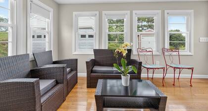 Pastoral Tranquil Walkable to Trails Dining Shopping Secure Bike Boat Storage