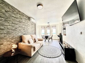 Smart TV - Luxury apartment with sea views & free paddleboard Less than 1min to the beach! (Torrevieja)