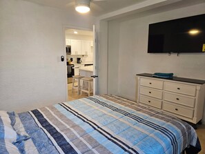 3 soverom, skrivebord, reiseseng for barn og wi-fi