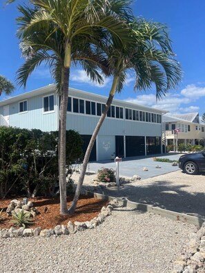 Exterior - 191 Anchorage A (lower left) - Short or Long Term 1/1 Apt on FMB (Fort Myers Beach)