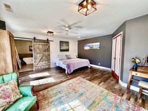 4 bedrooms, desk, iron/ironing board, WiFi