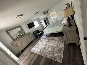 4 bedrooms, free WiFi, bed sheets