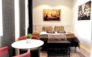 Cortinas blackout, tabla de planchar con plancha y wifi gratis