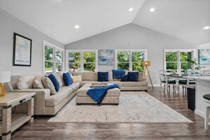 智能电视、电脑显示器