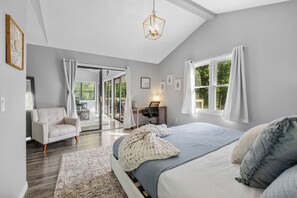4 Schlafzimmer, Schreibtisch, Bügeleisen/Bügelbrett, Reisekinderbett