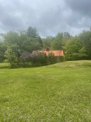 المنطقة المحيطة بالمنشأة