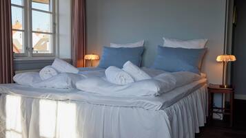 Comfort Double Room, Ocean View | Iron/ironing board, free WiFi